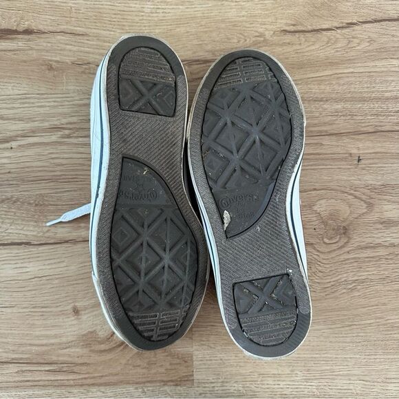 Converse White Sneakers Size 6 Women’s All Stars Low Top Men’s 4 Y2K 90s Casual - Picture 5 of 5